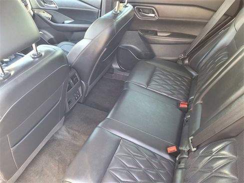 Used 2024 Nissan Rogue Platinum w/ Platinum Premium Package image 10