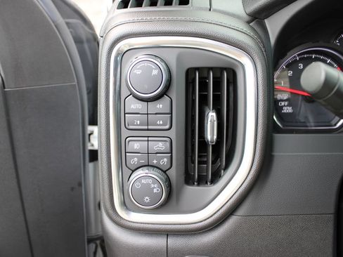 Used 2019 Chevrolet Silverado 1500 RST AWD/4WD image 15