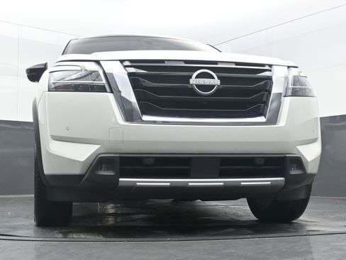 Used 2024 Nissan Pathfinder Platinum image 26