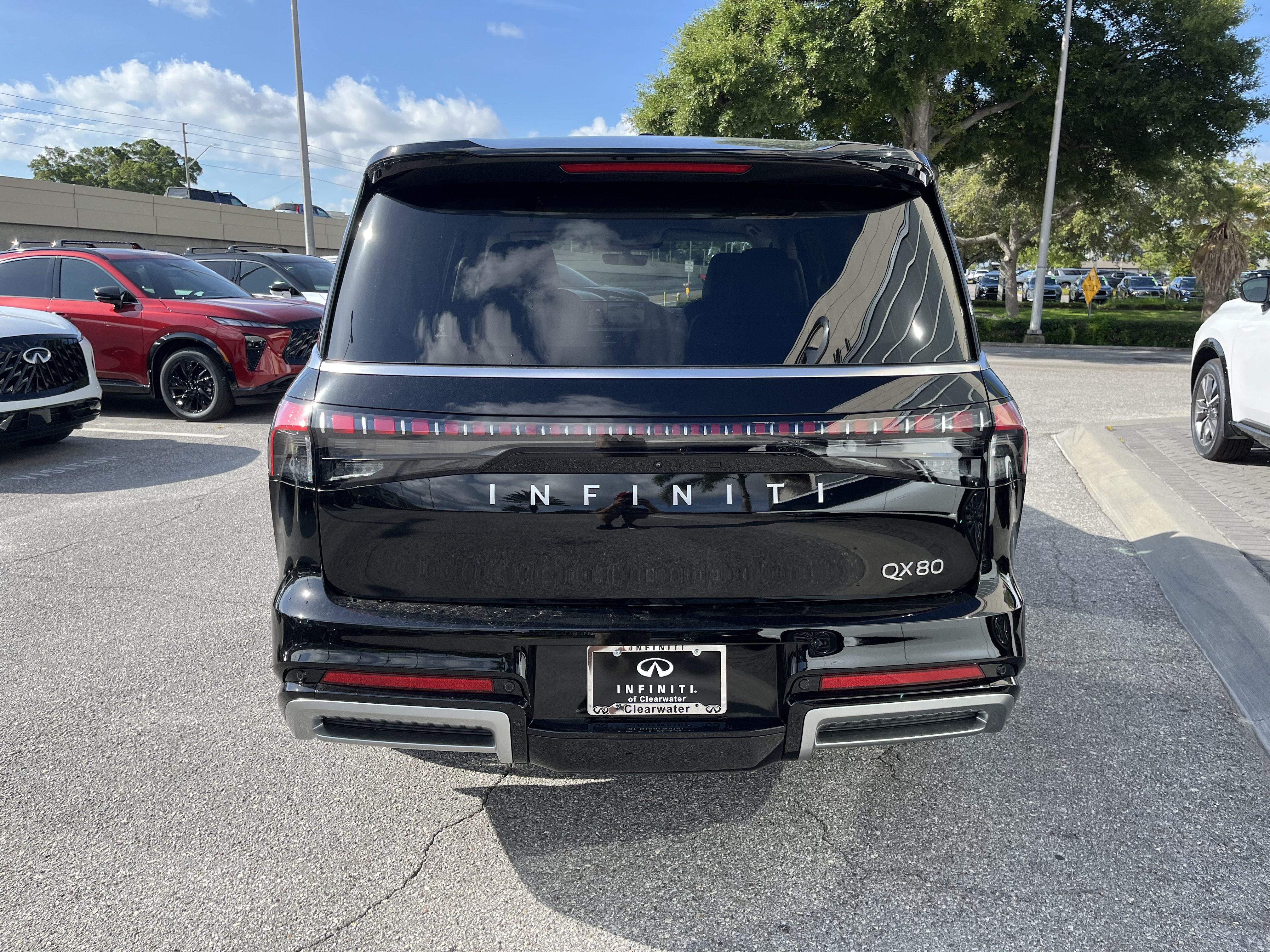 New 2026 INFINITI QX80 Luxe w/ Cargo Package RWD image 4