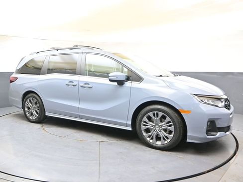 Used 2025 Honda Odyssey Touring image 7