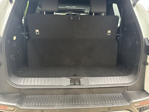 Used 2026 Lexus LX 600 F Sport image 32