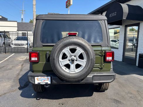 Used 2021 Jeep Wrangler Unlimited Sport image 11