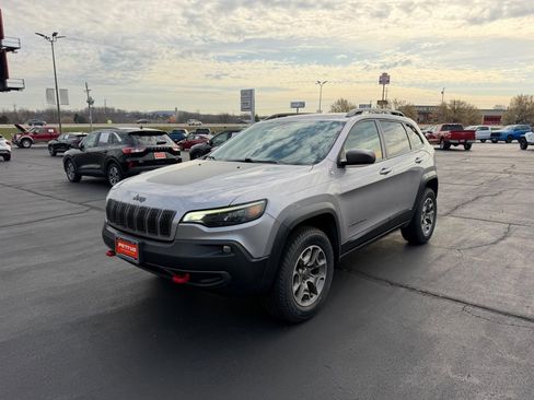 Used 2020 Jeep Cherokee Trailhawk w/ Comfort/Convenience Group image 8