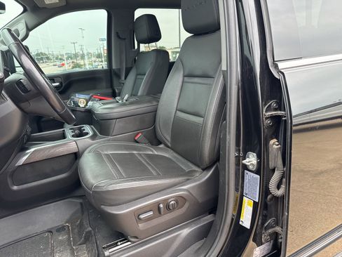 Used 2022 GMC Sierra 2500 Denali w/ Denali Black Diamond Edition AWD/4WD image 12