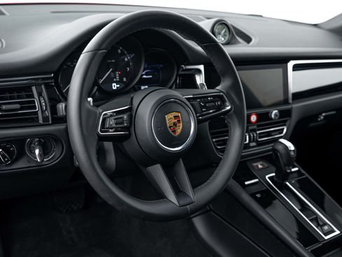 Certified 2026 Porsche Macan AWD/4WD image 18