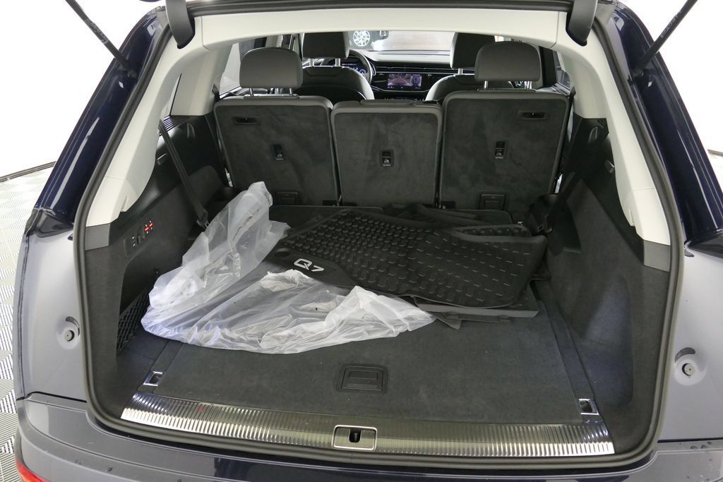 Certified 2026 Audi Q7 3.0T Premium Plus AWD/4WD image 33