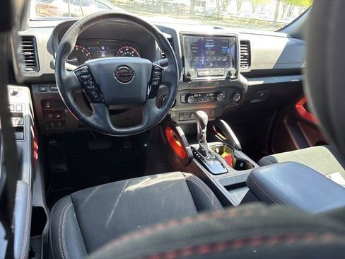 Used 2022 Nissan Frontier PRO-4X w/ Technology Package AWD/4WD image 18