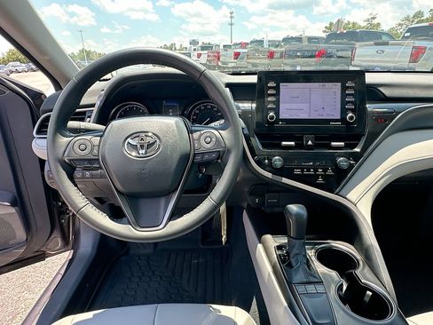 Used 2024 Toyota Camry SE FWD image 19