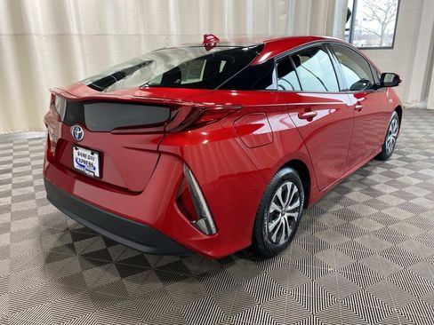 Used 2020 Toyota Prius Prime LE image 18