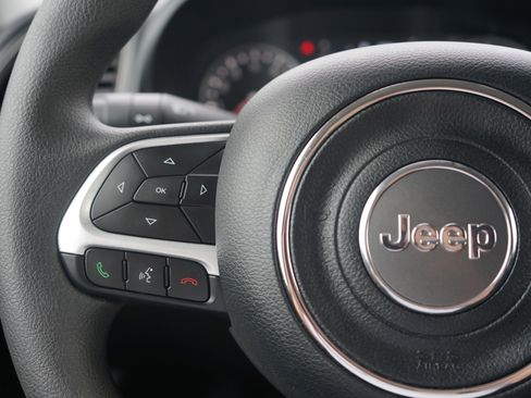 Used 2023 Jeep Renegade Latitude image 13