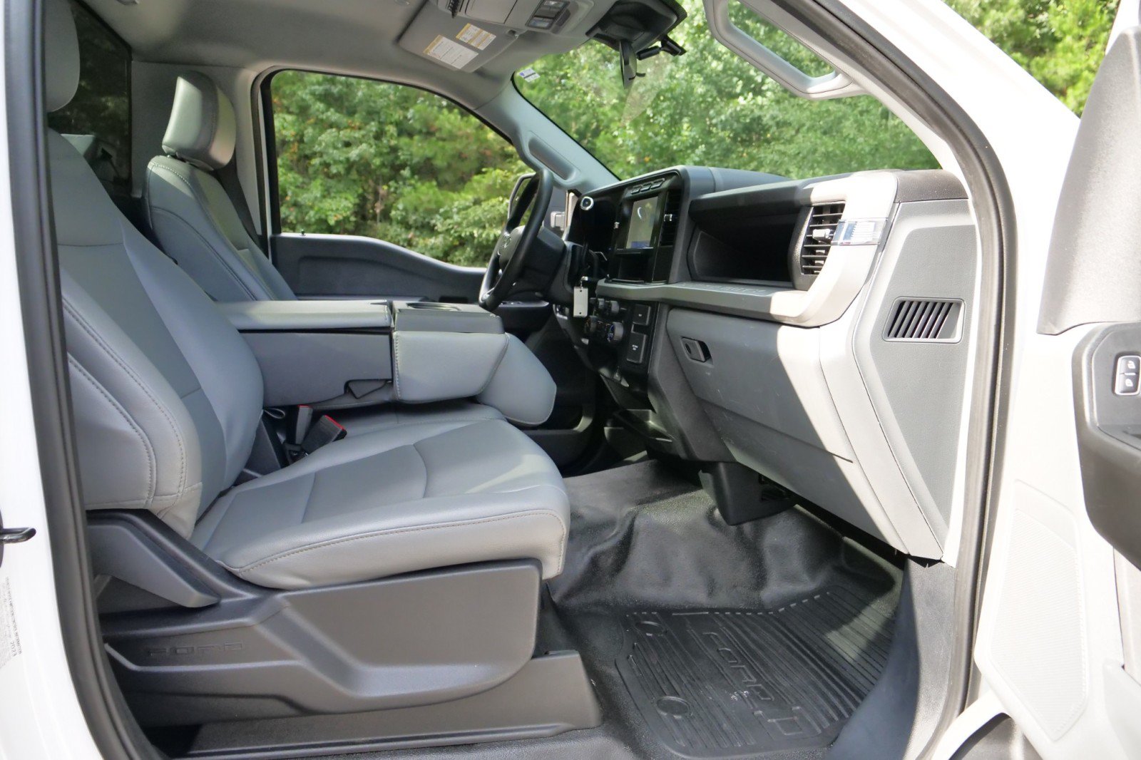 Used 2023 Ford F350 XL w/ 360-Degree Camera Package AWD/4WD image 28