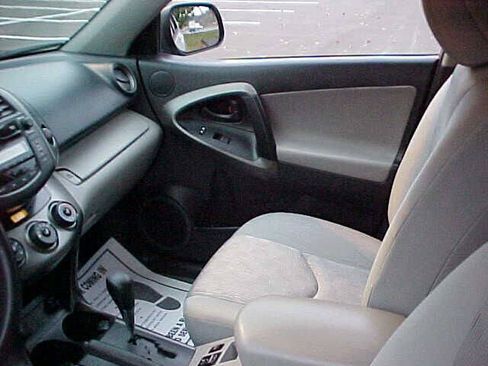 Used 2011 Toyota RAV4 4WD w/ Preferred Premium Pkg image 15