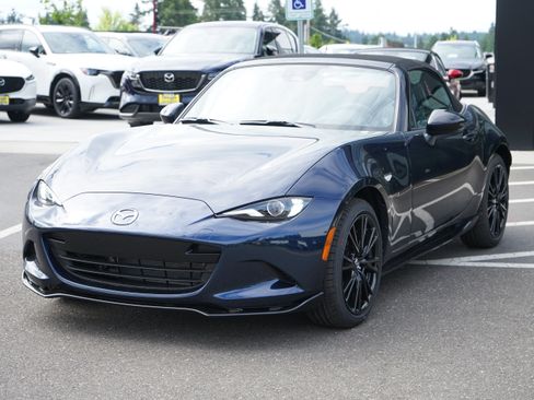 New 2026 MAZDA MX-5 Miata Club w/ Interior Package RWD image 9