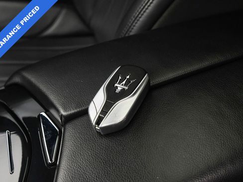 Used 2022 Maserati Quattroporte Modena Q4 image 20