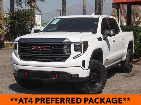 Used 2023 GMC Sierra 1500 AT4 w/ Technology Package AWD/4WD image 4