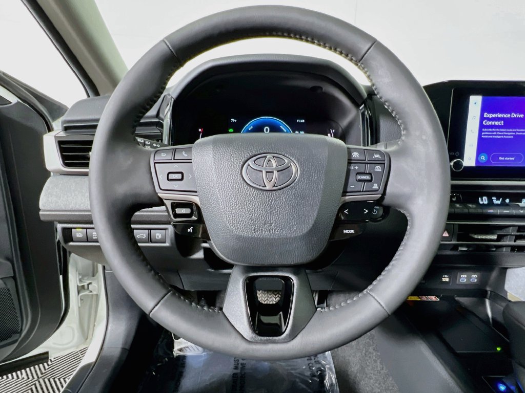Used 2025 Toyota Camry LE w/ Convenience Package FWD image 15