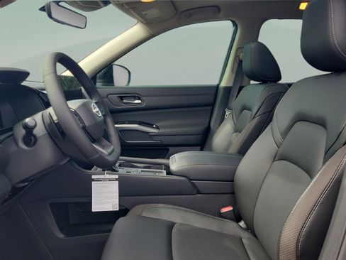 New 2026 Nissan Pathfinder SL w/ SL Premium Package image 25