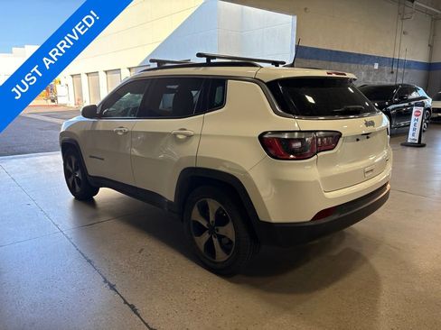 Used 2018 Jeep Compass Latitude w/ Popular Equipment Group FWD image 4