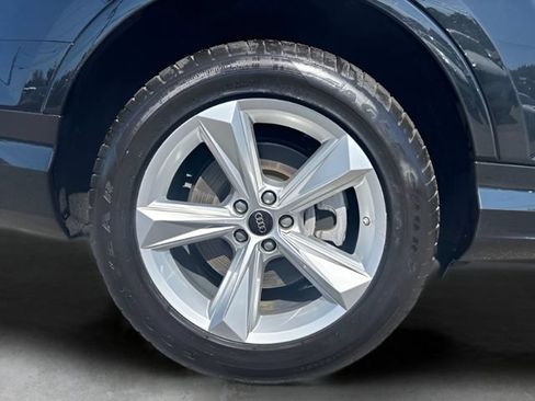 Used 2025 Audi Q7 3.0T Premium AWD/4WD image 45