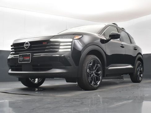 New 2026 Nissan Kicks SR w/ Illumination Package image 39