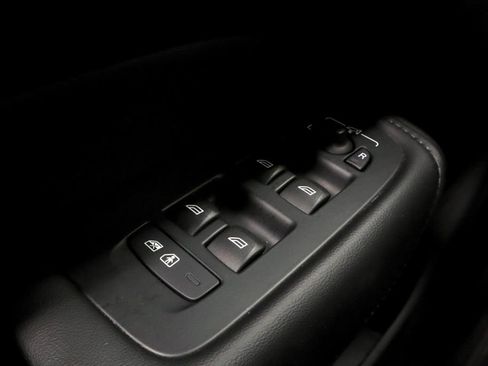 Used 2023 Volvo XC60 B5 Plus AWD/4WD image 24