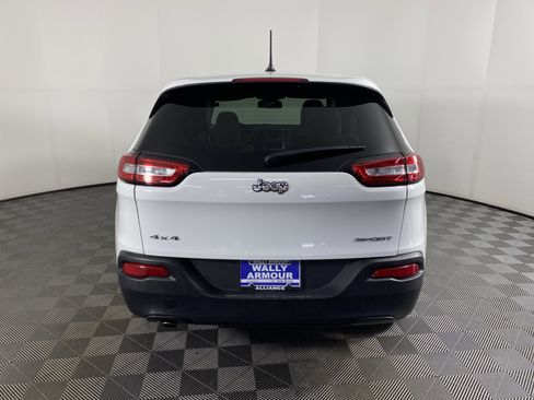 Used 2016 Jeep Cherokee Sport AWD/4WD image 5