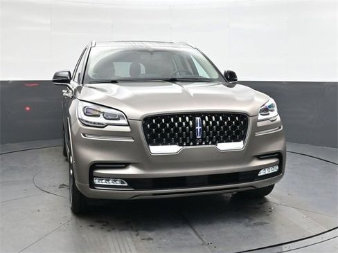 Used 2021 Lincoln Aviator Grand Touring w/ Equipment Group 301A image 9