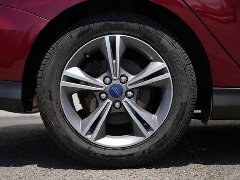 Used 2017 Ford Focus SE FWD image 11