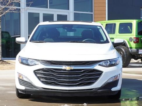 Used 2024 Chevrolet Malibu LT image 2
