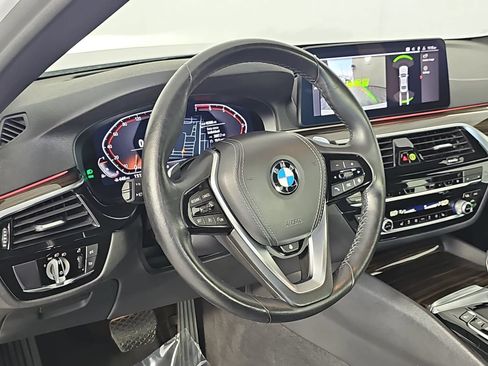 Used 2021 BMW 530i w/ Premium Package RWD image 16