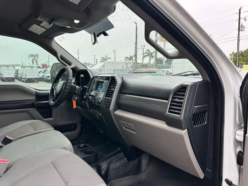 Used 2017 Ford F250 XL w/ Power Equipment Group image 18