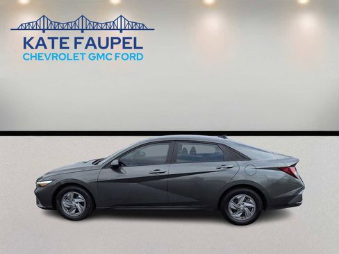 Used 2024 Hyundai Elantra SE image 4