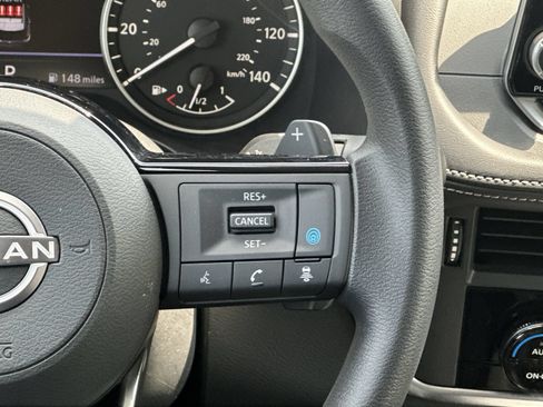 Used 2023 Nissan Rogue SV AWD/4WD image 21