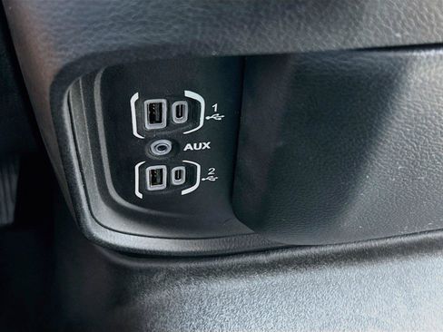 Used 2022 RAM 1500 Laramie AWD/4WD image 27