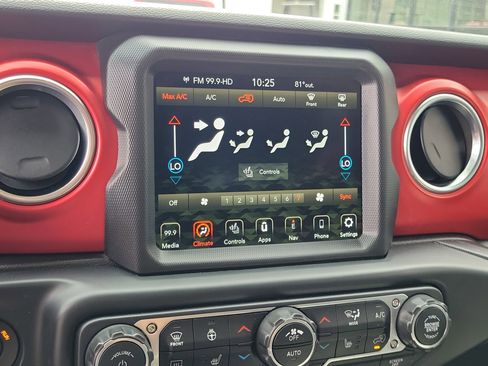 Used 2022 Jeep Wrangler Unlimited Rubicon w/ LED Lighting Group AWD/4WD image 26