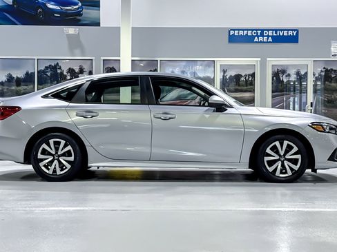 Used 2023 Honda Civic LX image 8