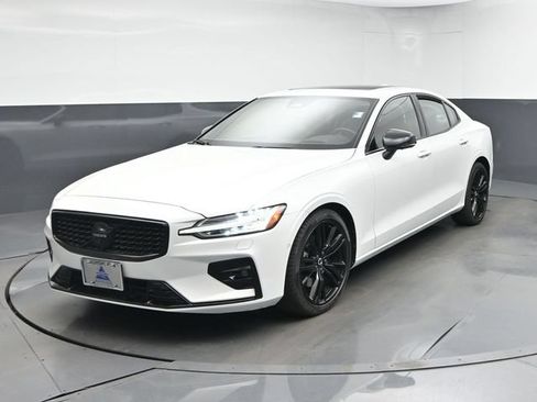Used 2023 Volvo S60 B5 Ultimate w/ Climate Package FWD image 3