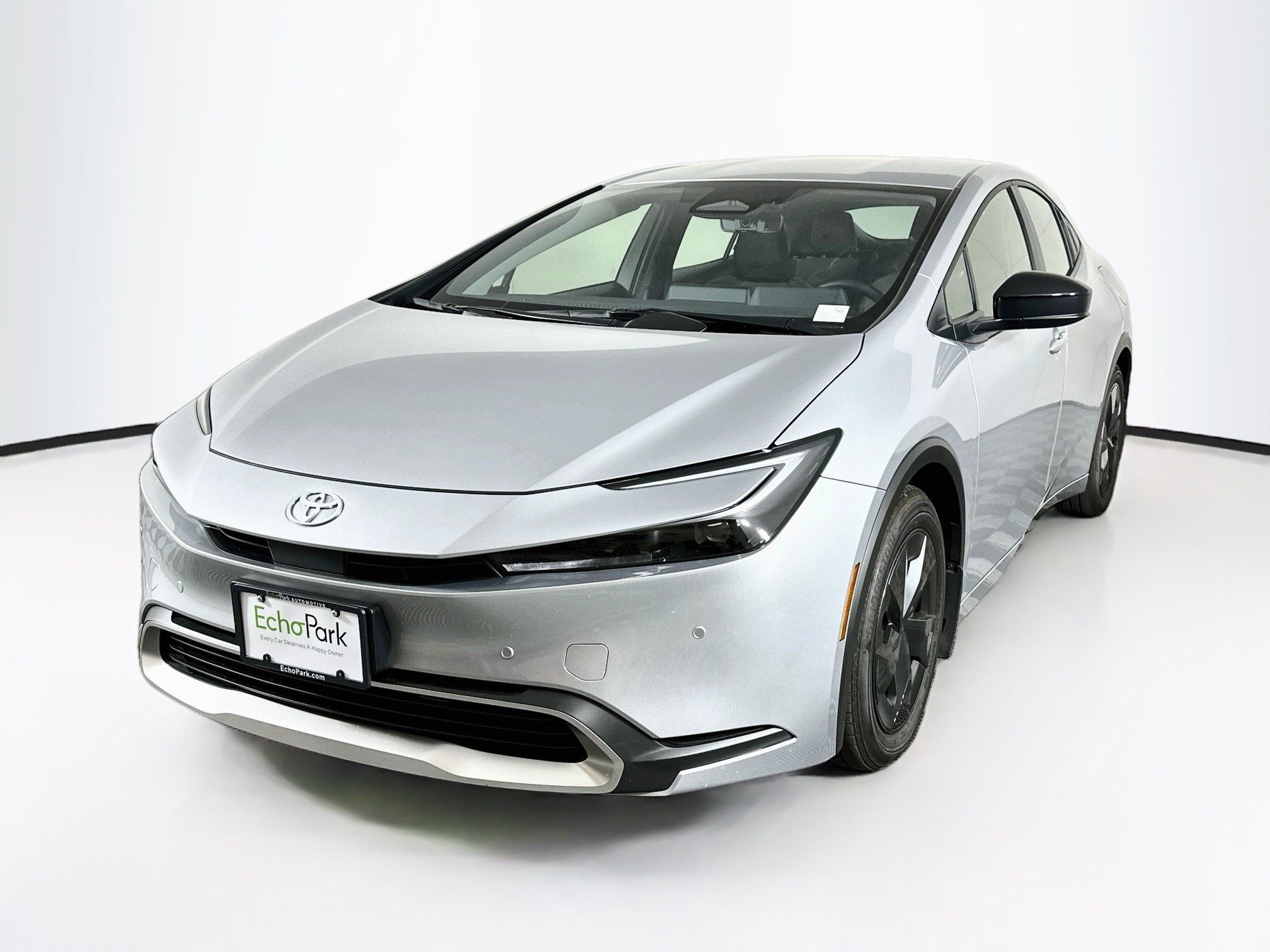Used 2025 Toyota Prius Plug-In Hybrid FWD image 3