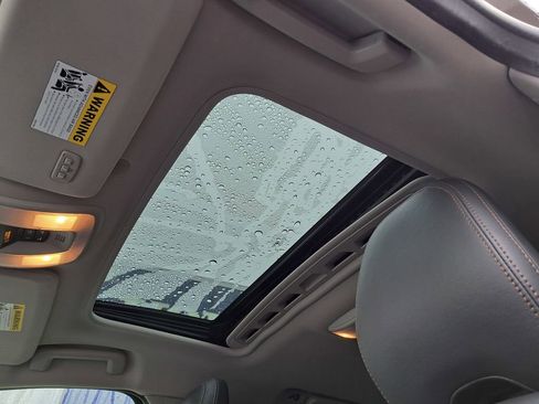 Used 2017 Volvo V60 T5 Cross Country Platinum image 24