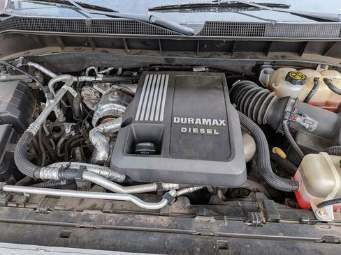 Used 2021 Chevrolet Silverado 1500 RST RWD image 12