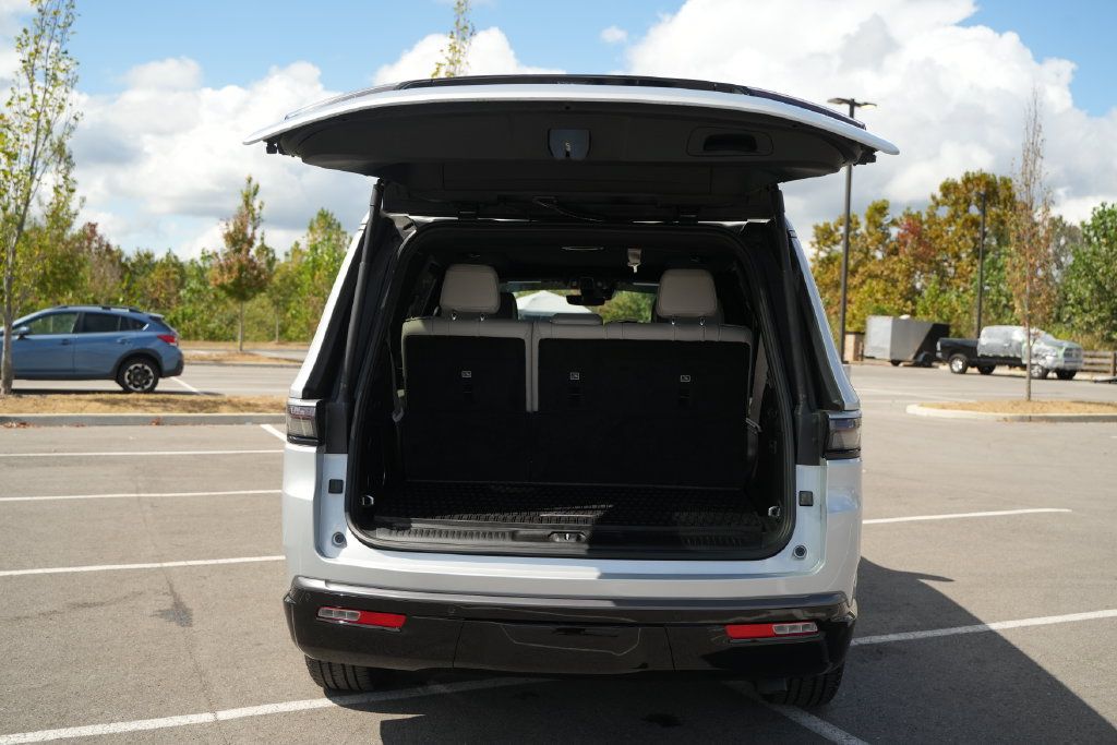 Used 2026 Jeep Grand Wagoneer 2WD w/ Premium Group I image 17