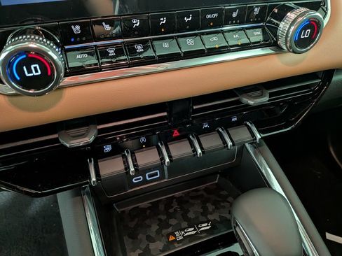 New 2026 GMC Canyon AT4 w/ Technology Plus Package AWD/4WD image 24
