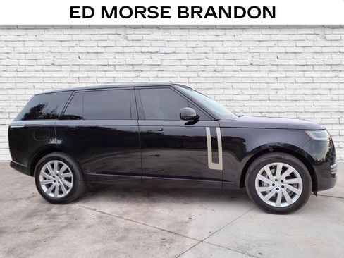 Used 2025 Land Rover Range Rover Long Wheelbase SE image 4