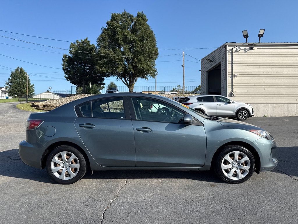 Used 2013 MAZDA MAZDA3 i Sport FWD image 5