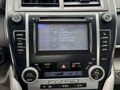 Used 2013 Toyota Camry XLE w/ Leather Pkg image 34