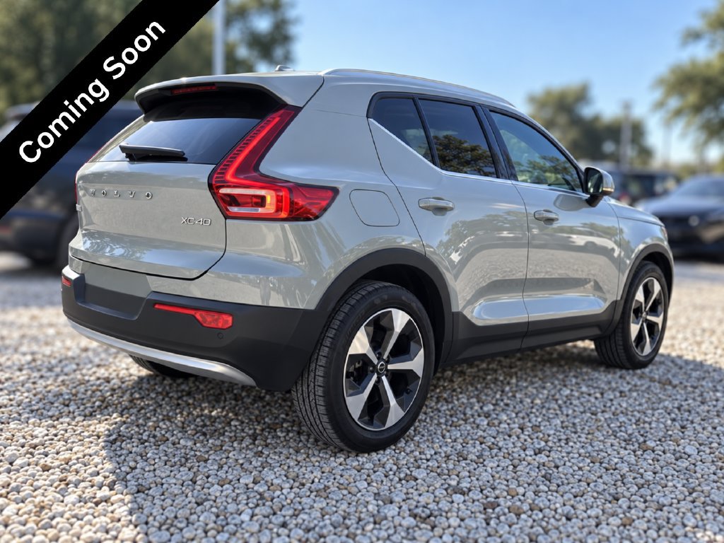 Certified 2024 Volvo XC40 B5 Plus AWD/4WD image 4