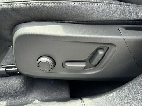 New 2024 Volvo XC40 B5 Plus w/ Climate Package image 35