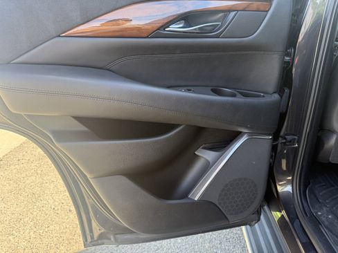 Used 2016 Cadillac Escalade Luxury RWD image 22