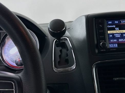 Used 2019 Dodge Grand Caravan SE w/ UConnect Hands-Free Group FWD image 22